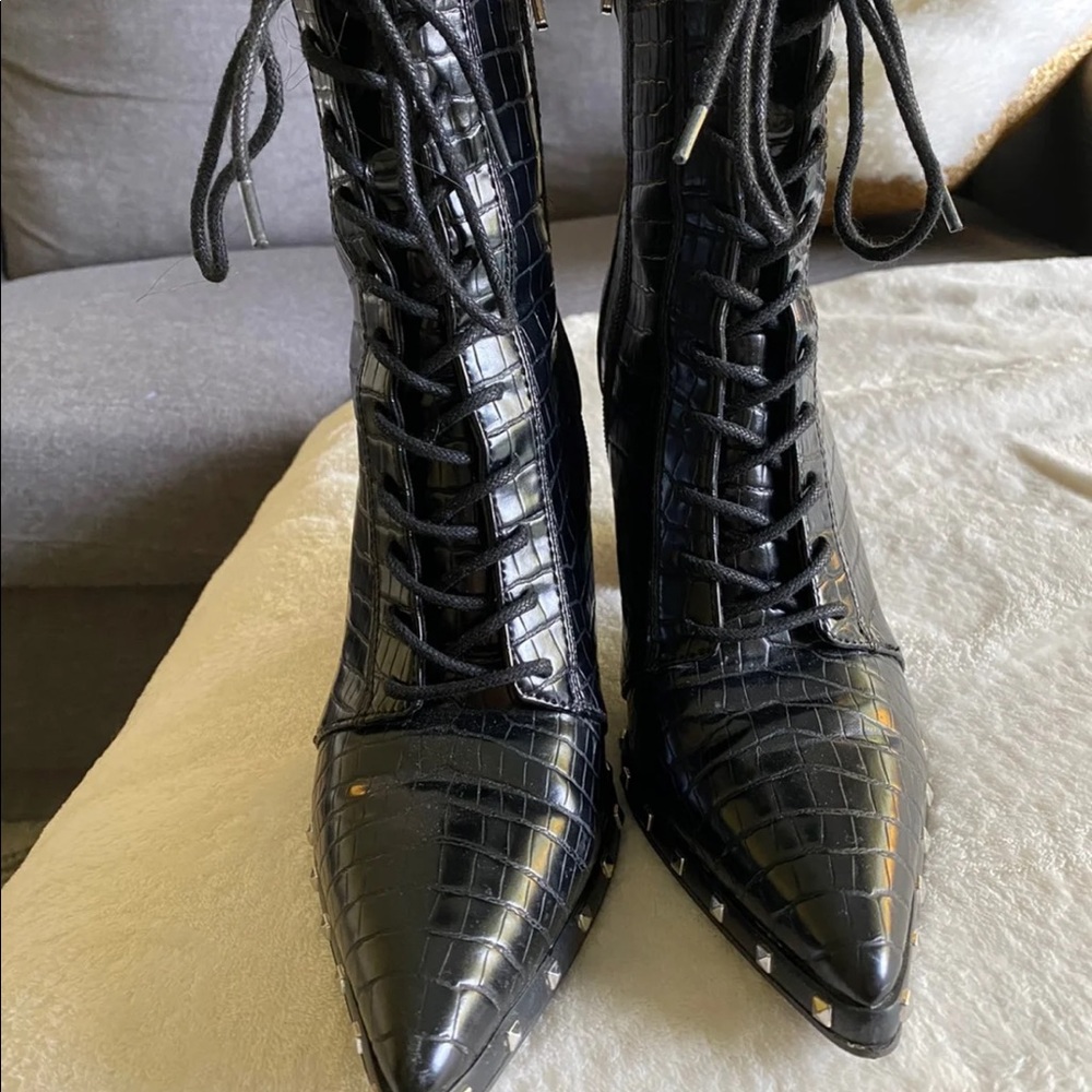 Boots - Picture 3 of 5